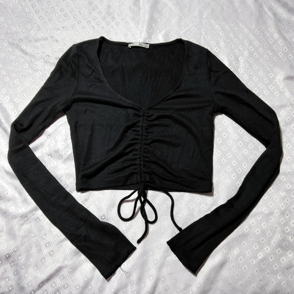 COPY - Wilfred Free Black V-neck Front Drawstring Long Sleeve Crop Top